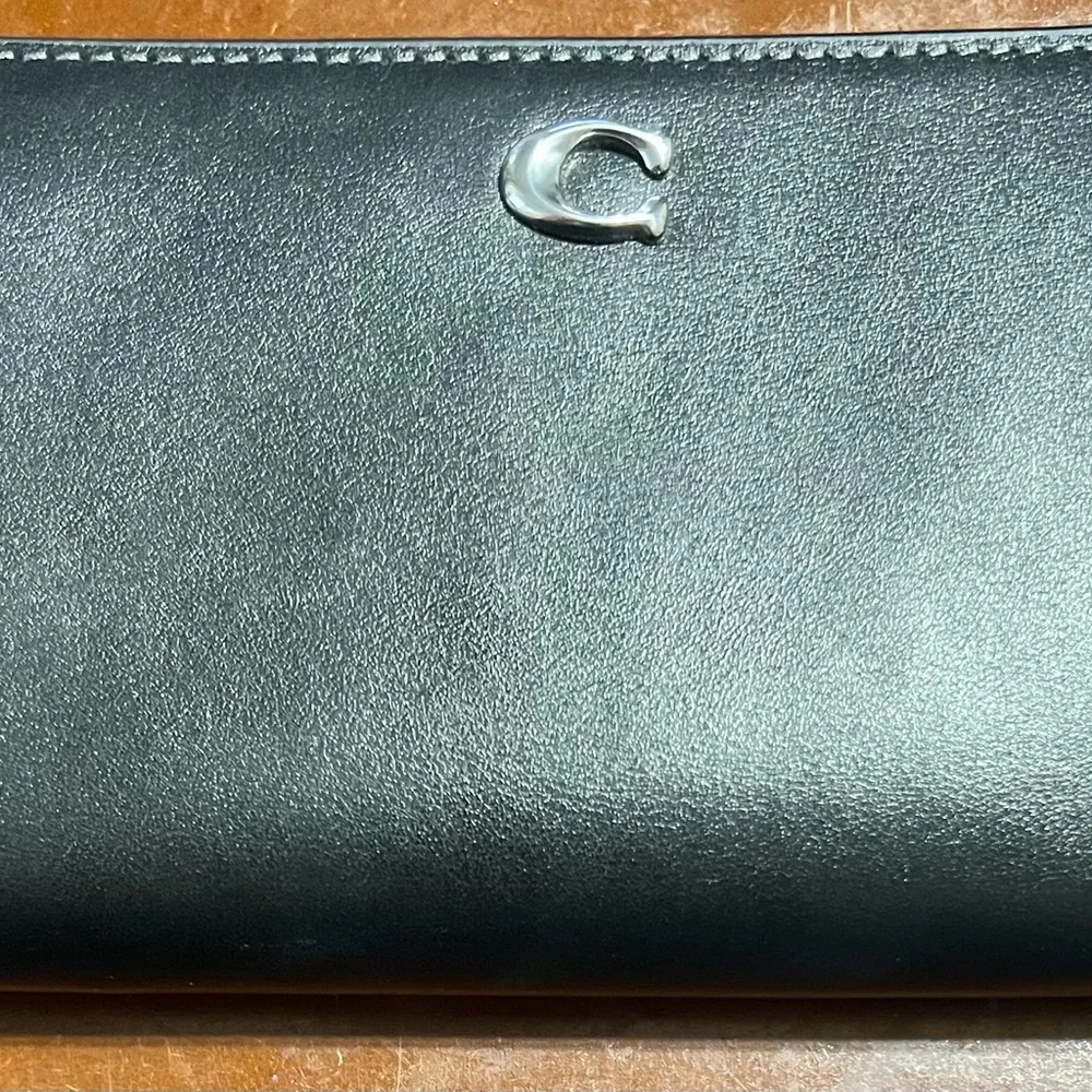 Coach Essential Slim Accordion Zip Wallet in black/silver - Picture 8 of 11